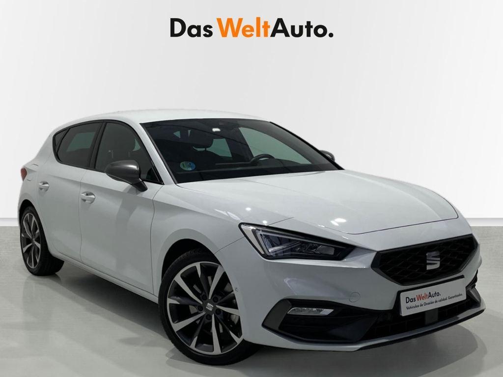 SEAT León 1.5 eTSI en Barcelona