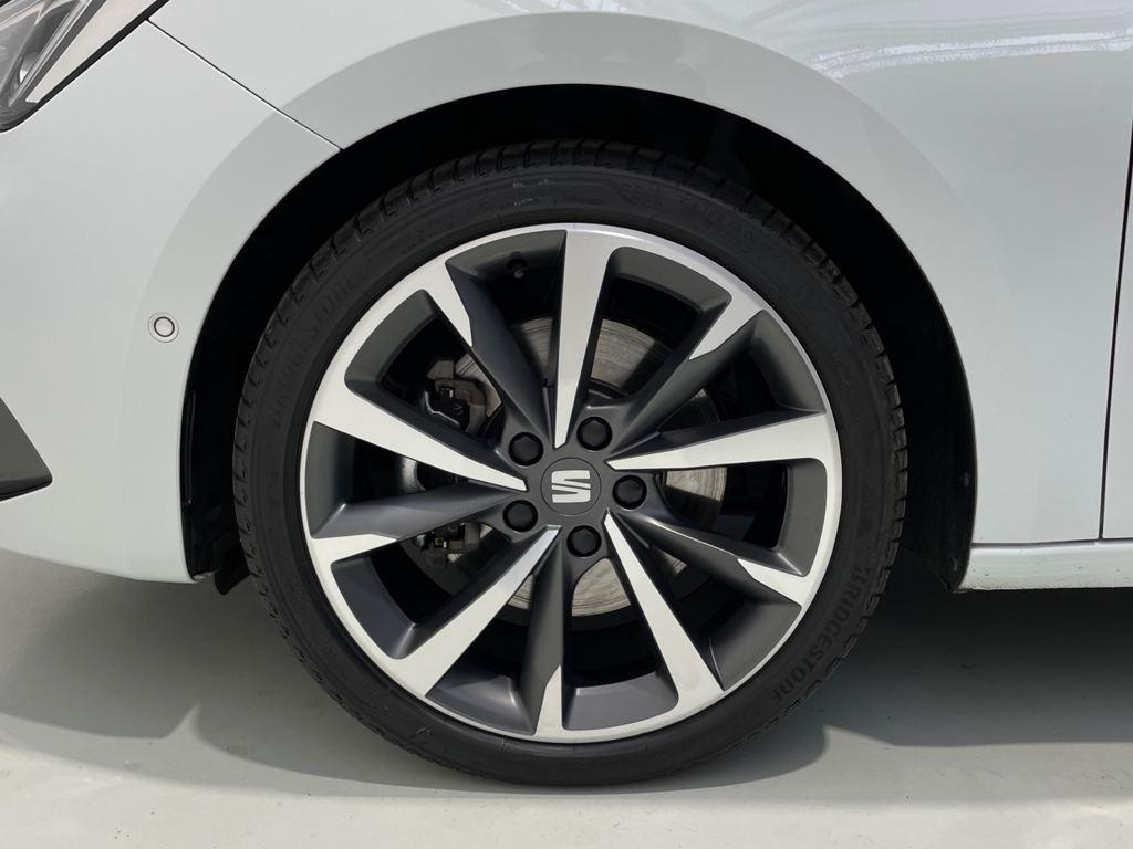 SEAT León 1.5 eTSI - 8