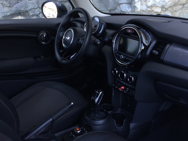 fotoG 7 del MINI MINI 3 Puertas Cooper 100 kW (136 CV) 136cv Gasolina del 2019 en Cantabria