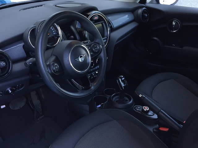 fotoG 10 del MINI MINI 3 Puertas Cooper 100 kW (136 CV) 136cv Gasolina del 2019 en Cantabria