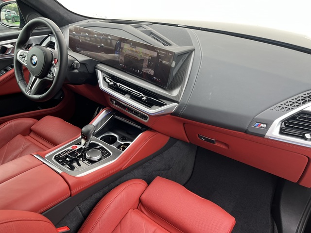 BMW XM XM color Negro. Año 2025. 480KW(653CV). Híbrido Electro/Gasolina. En concesionario Novomóvil Oleiros de Coruña