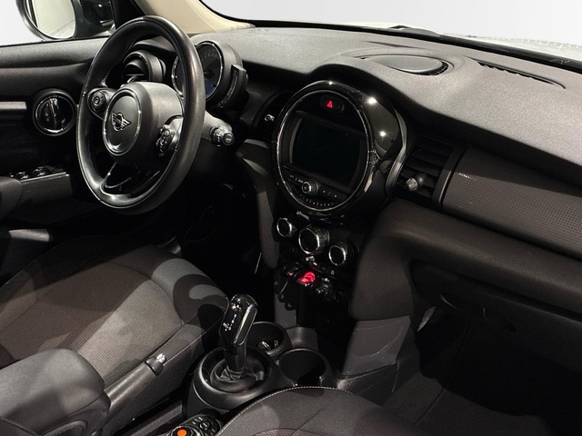 fotoG 7 del MINI MINI 5 Puertas Cooper 100 kW (136 CV) 136cv Gasolina del 2020 en Valencia