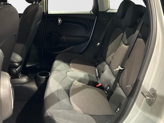 fotoG 8 del MINI MINI 5 Puertas Cooper 100 kW (136 CV) 136cv Gasolina del 2020 en Valencia