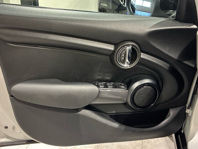 fotoG 11 del MINI MINI 5 Puertas Cooper 100 kW (136 CV) 136cv Gasolina del 2020 en Valencia