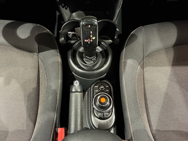 fotoG 14 del MINI MINI 5 Puertas Cooper 100 kW (136 CV) 136cv Gasolina del 2020 en Valencia