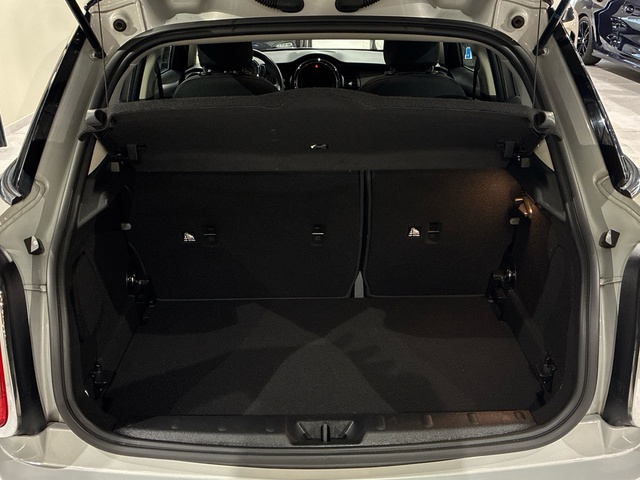 fotoG 16 del MINI MINI 5 Puertas Cooper 100 kW (136 CV) 136cv Gasolina del 2020 en Valencia