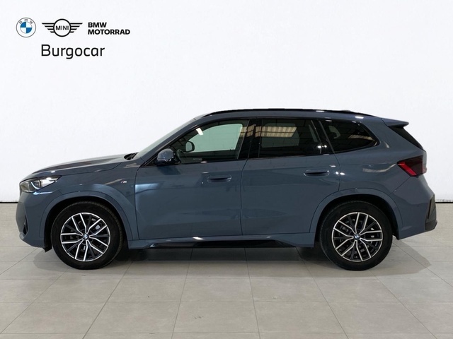 BMW X1 sDrive18d color Gris. Año 2023. 110KW(150CV). Diésel. En concesionario Burgocar (Bmw y Mini) de Burgos