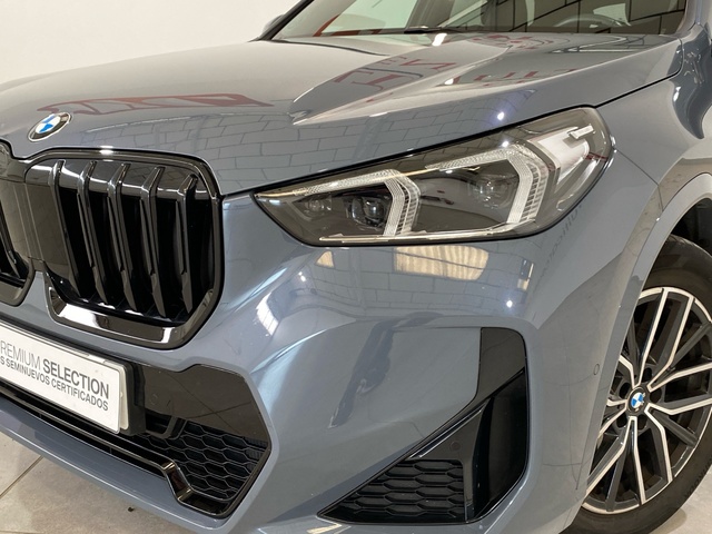 BMW X1 sDrive18d color Gris. Año 2023. 110KW(150CV). Diésel. En concesionario Burgocar (Bmw y Mini) de Burgos