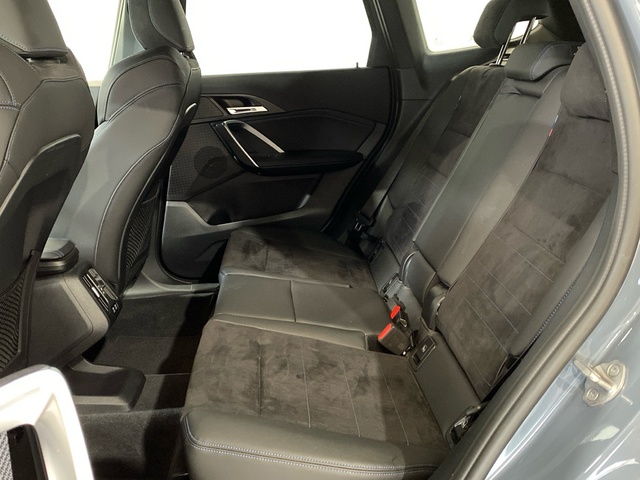 BMW X1 sDrive18d color Gris. Año 2023. 110KW(150CV). Diésel. En concesionario Burgocar (Bmw y Mini) de Burgos