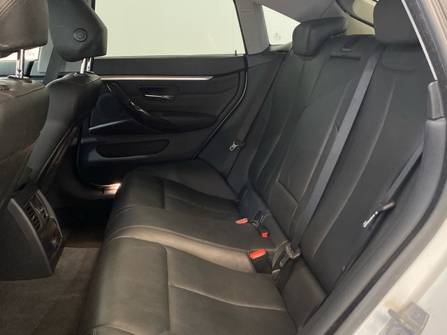 BMW Serie 4 420i Gran Coupe color Blanco. Año 2018. 135KW(184CV). Gasolina. En concesionario Burgocar (Bmw y Mini) de Burgos
