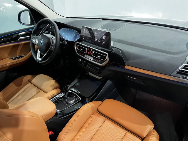BMW X3 xDrive30e color Gris. Año 2023. 215KW(292CV). Híbrido Electro/Gasolina. En concesionario Unicars Ponent de Lleida