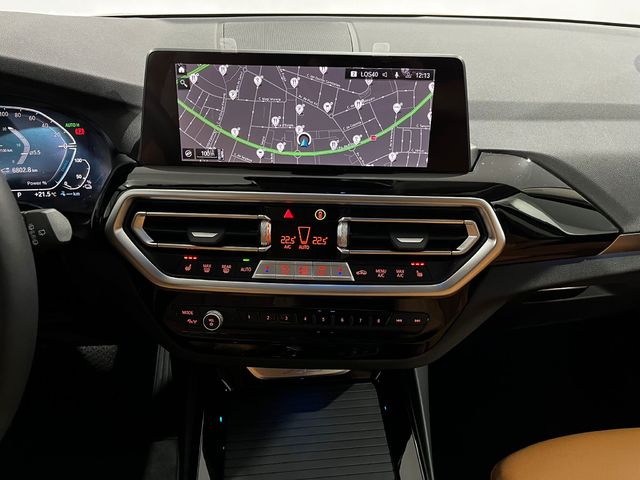 BMW X3 xDrive30e color Gris. Año 2023. 215KW(292CV). Híbrido Electro/Gasolina. En concesionario Unicars Ponent de Lleida