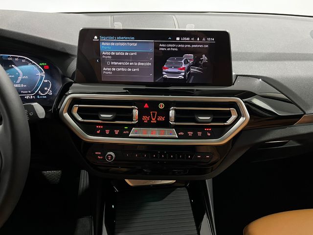 BMW X3 xDrive30e color Gris. Año 2023. 215KW(292CV). Híbrido Electro/Gasolina. En concesionario Unicars Ponent de Lleida