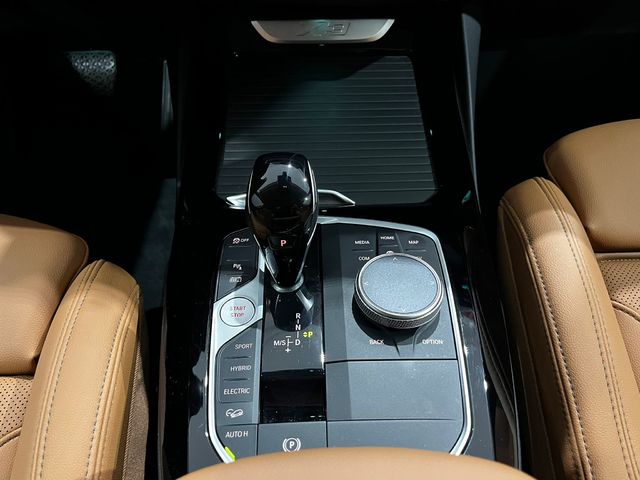 BMW X3 xDrive30e color Gris. Año 2023. 215KW(292CV). Híbrido Electro/Gasolina. En concesionario Unicars Ponent de Lleida