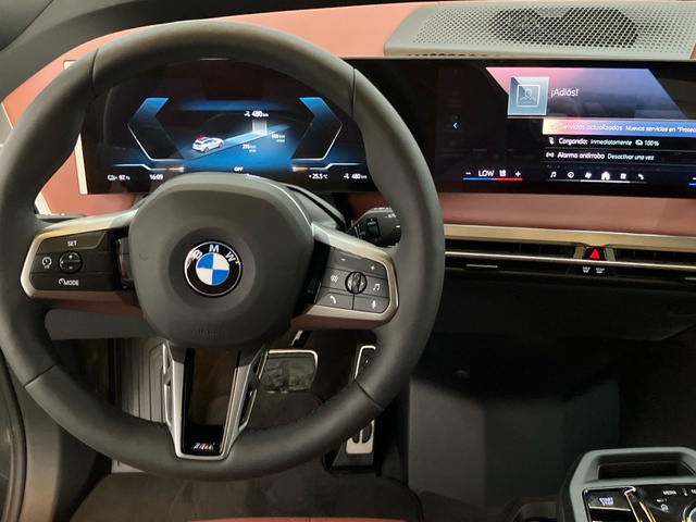 BMW iX xDrive45 color Blanco. Año 2025. 300KW(408CV). Eléctrico. En concesionario Proa Premium Palma de Illes Balears