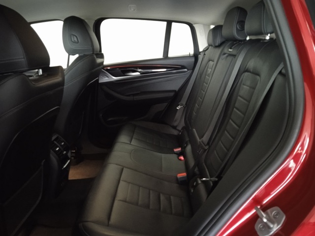 BMW X4 xDrive30d color Rojo. Año 2021. 210KW(286CV). Diésel. En concesionario ALBAMOCION CIUDAD REAL  de Ciudad Real