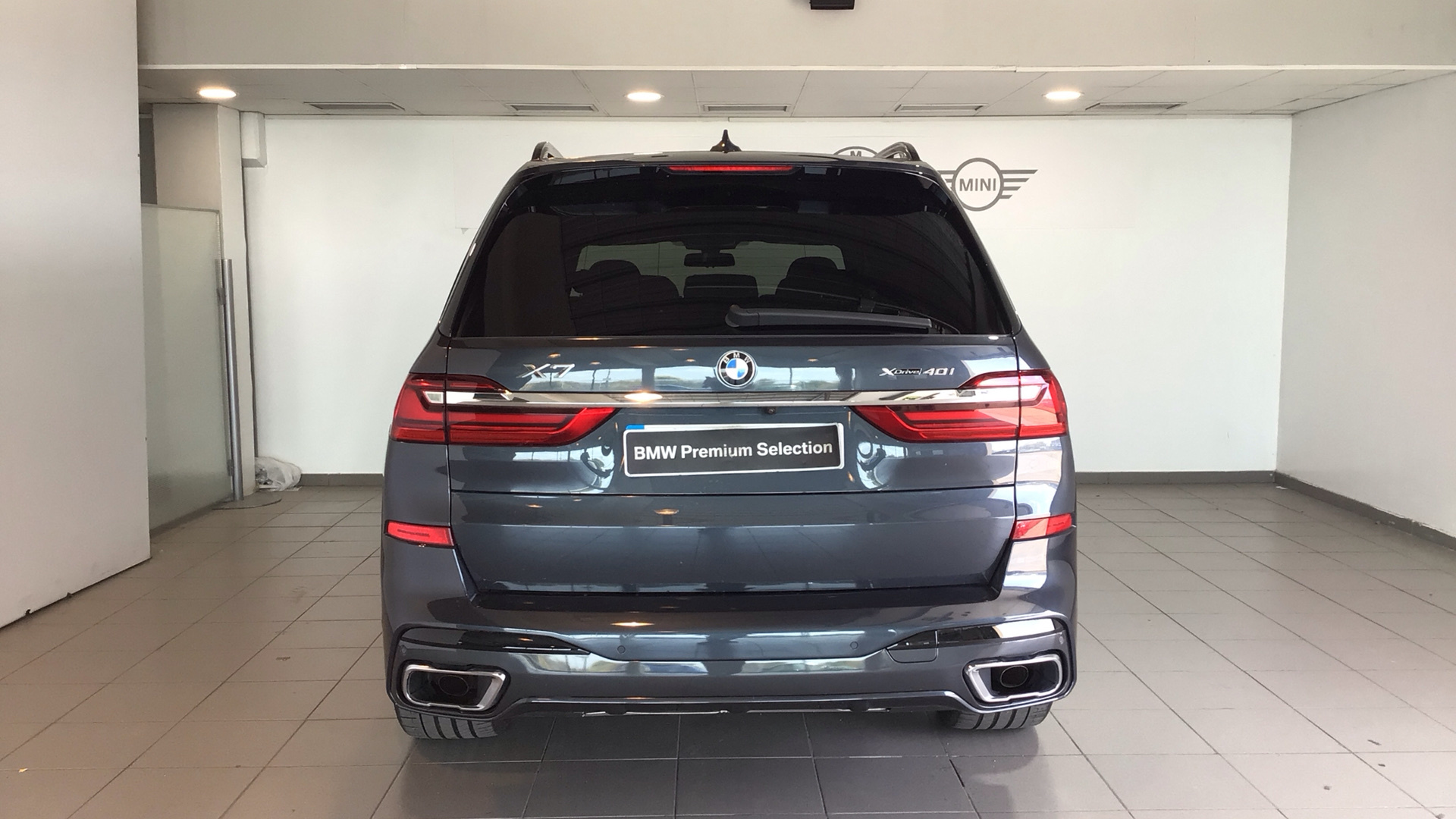 BMW X7 xDrive40i color Gris. Año 2019. 250KW(340CV). Gasolina. En concesionario BYmyCAR Madrid - Alcalá de Madrid