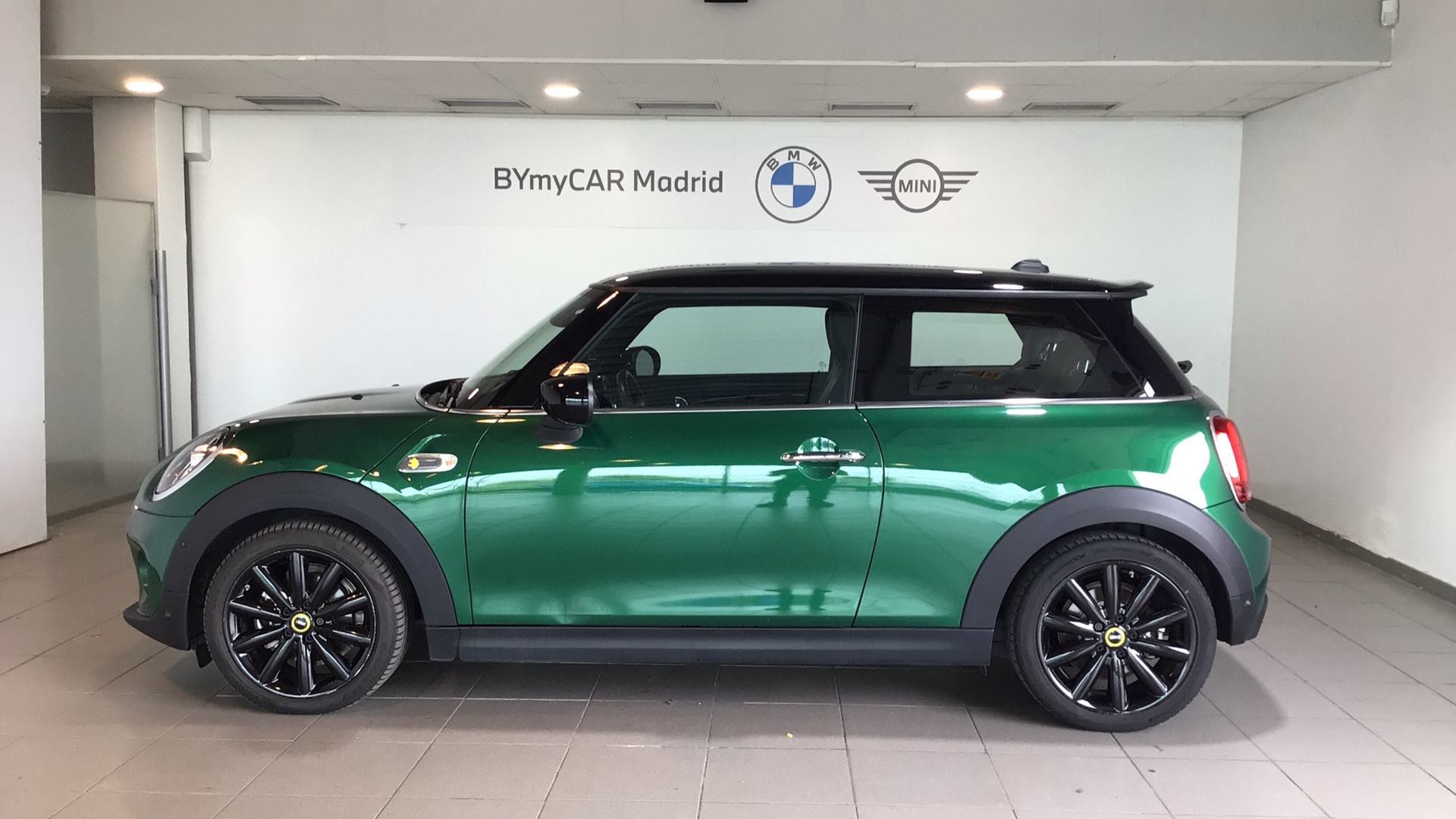 fotoG 2 del MINI MINI 3 Puertas Cooper SE 135 kW (184 CV) 184cv Eléctrico del 2020 en Madrid
