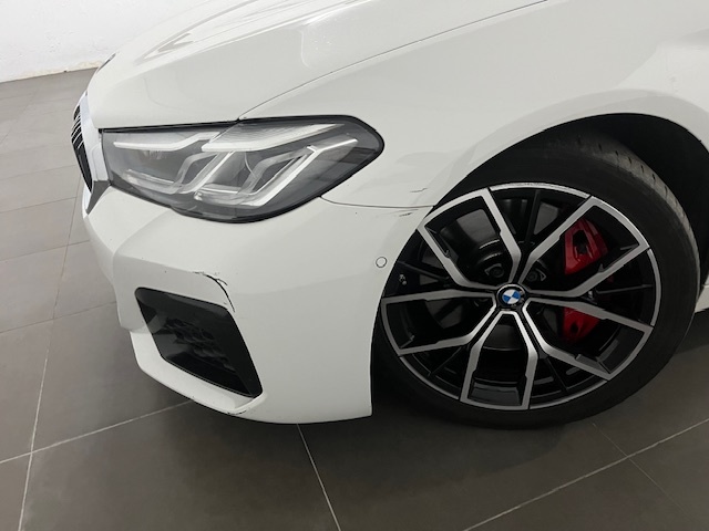 BMW Serie 5 540d color Blanco. Año 2021. 250KW(340CV). Diésel. En concesionario Amiocar S.A. de Coruña