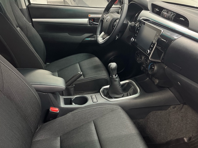 Toyota Hilux 2.4 D-4D Doble Cabina GX 4x4 110 kW (150 CV)
