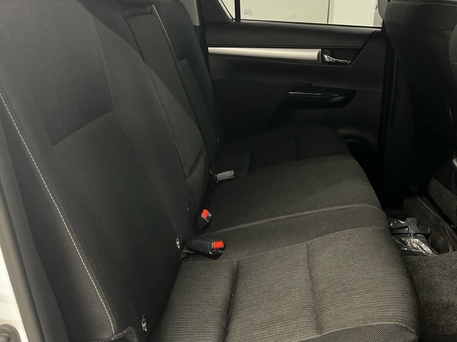 Toyota Hilux 2.4 D-4D Doble Cabina GX 4x4 110 kW (150 CV)