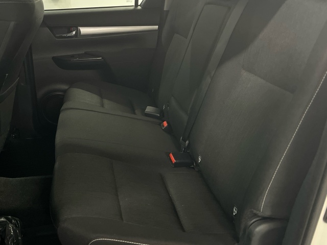 Toyota Hilux 2.4 D-4D Doble Cabina GX 4x4 110 kW (150 CV)
