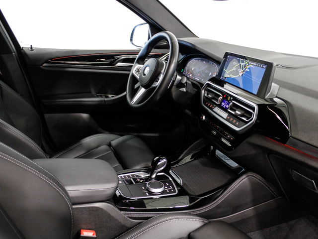 BMW X4 xDrive20d color Azul. Año 2023. 140KW(190CV). Diésel. En concesionario Barcelona Premium -- GRAN VIA de Barcelona
