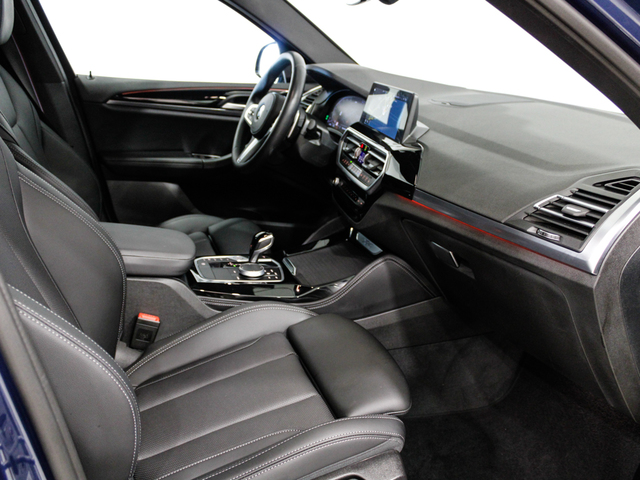 BMW X4 xDrive20d color Azul. Año 2023. 140KW(190CV). Diésel. En concesionario Barcelona Premium -- GRAN VIA de Barcelona