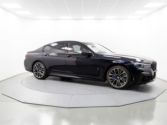 BMW Serie 7 740d color Negro. Año 2022. 250KW(340CV). Diésel. En concesionario Móvil Begar Alicante de Alicante