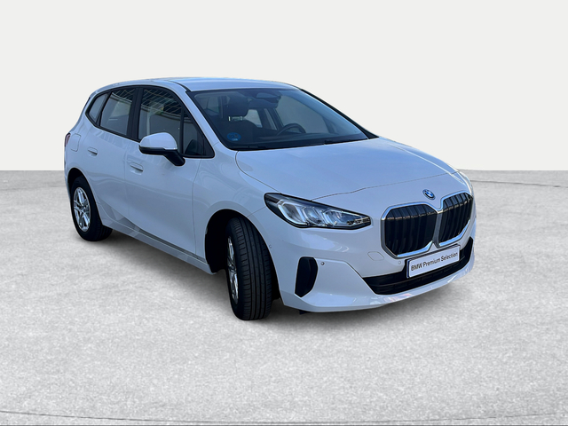 BMW Serie 2 225e Active Tourer color Blanco. Año 2023. 180KW(245CV). Híbrido Electro/Gasolina. En concesionario Ilbira Motor | Granada de Granada