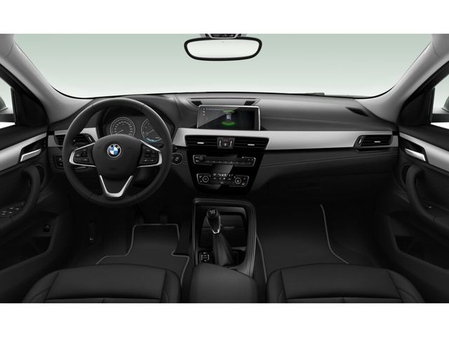 BMW X2 sDrive18i color Blanco. Año 2022. 103KW(140CV). Gasolina. En concesionario San Rafael Motor, S.L. de Córdoba