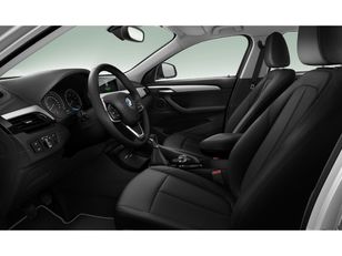 Fotos de BMW X2 sDrive18i color Blanco. Año 2022. 103KW(140CV). Gasolina. En concesionario San Rafael Motor LUCENA, S.L. de Córdoba