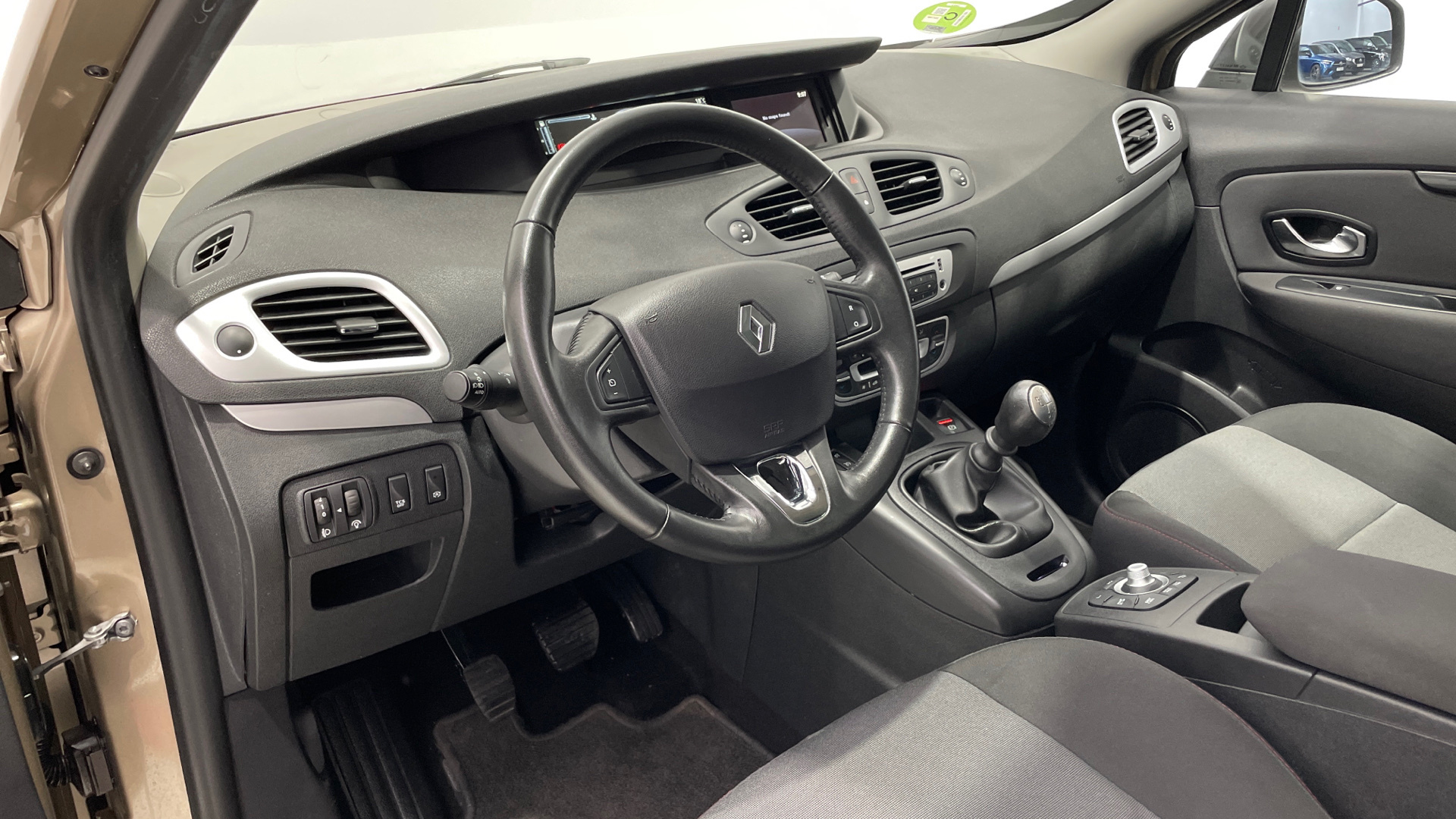 Renault Grand Scenic TCe 115 - 8