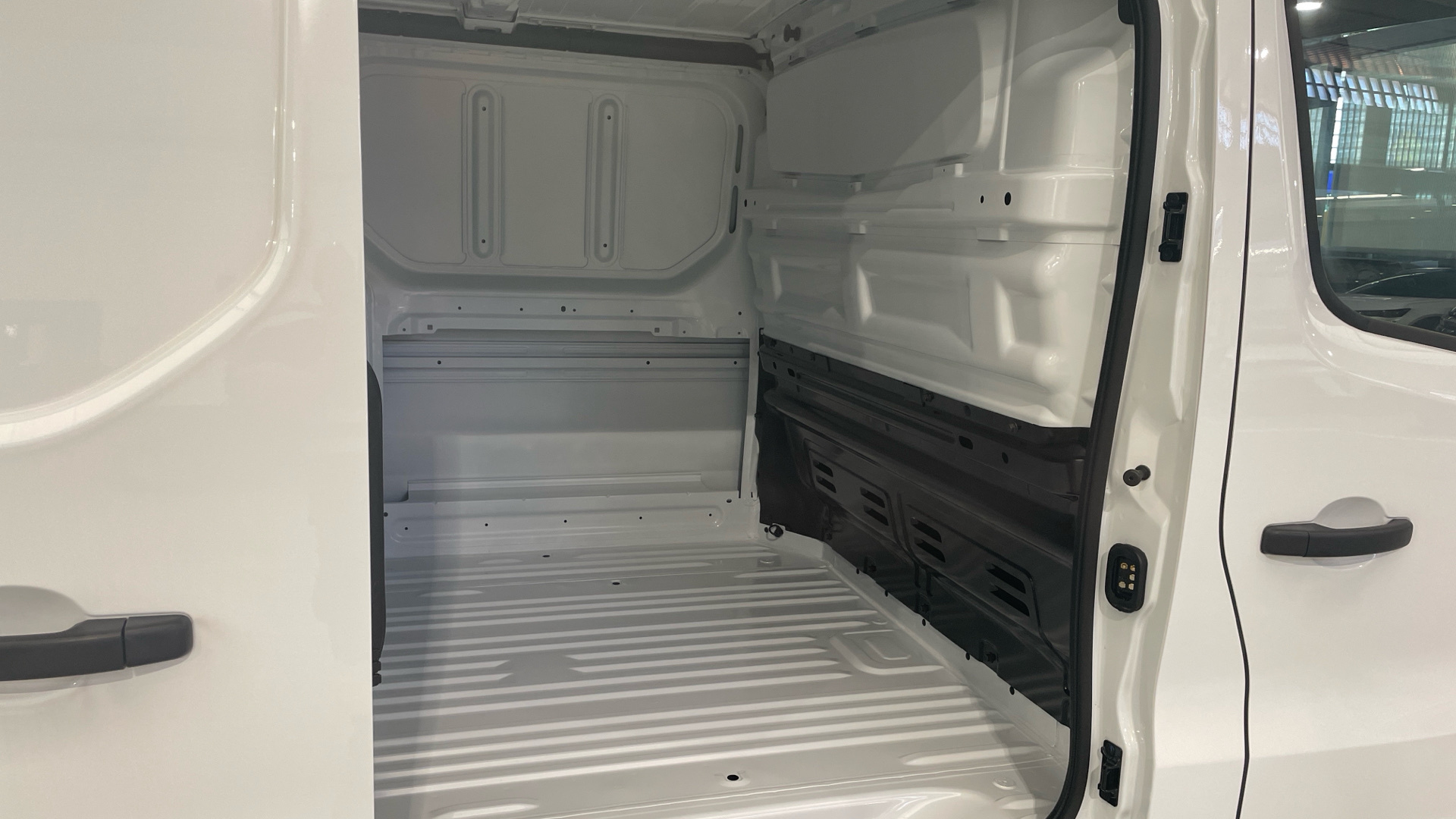 Renault Trafic Furgon dCi 130 - 12
