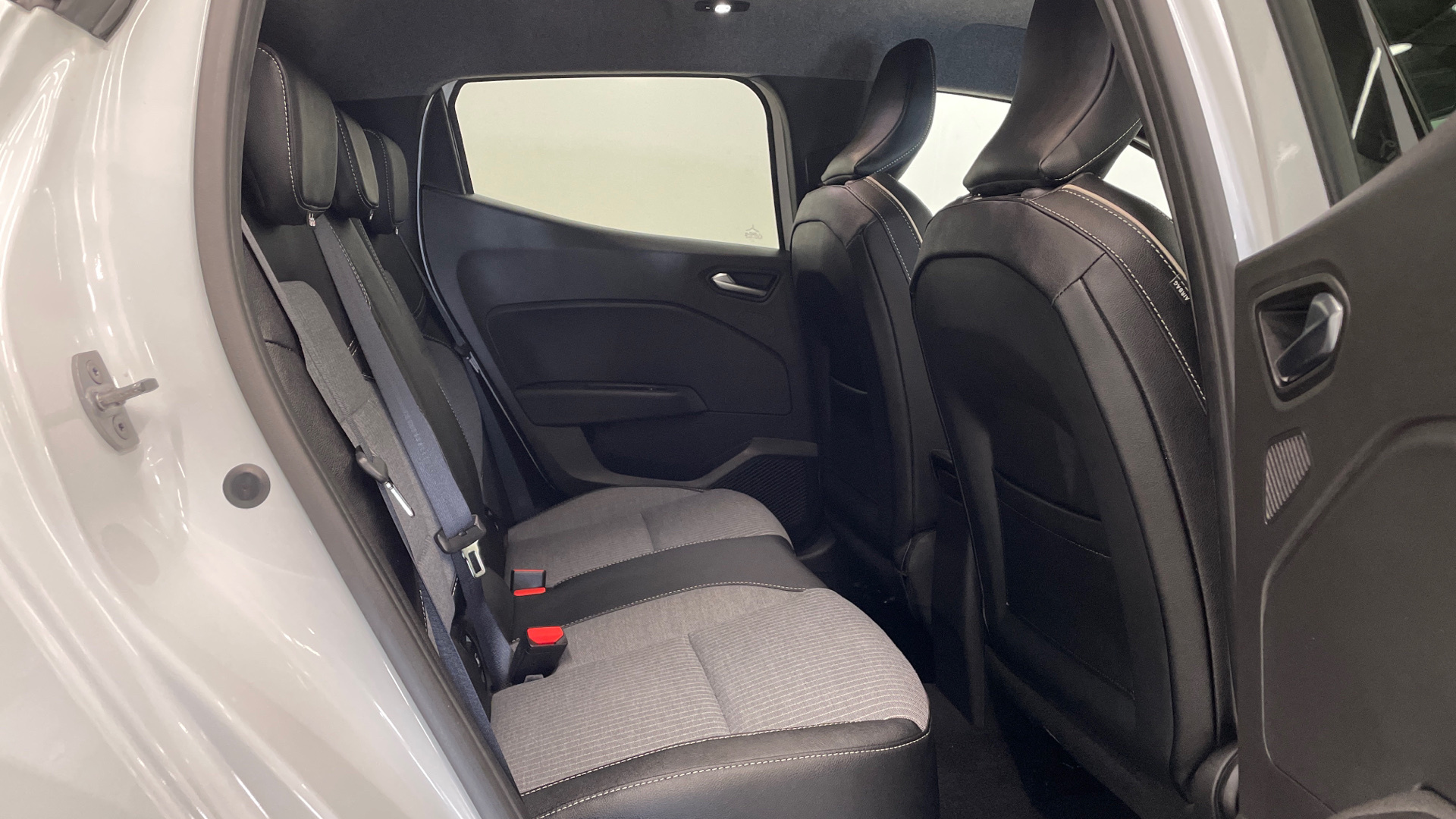 Renault Clio TCe 100 GLP - 12