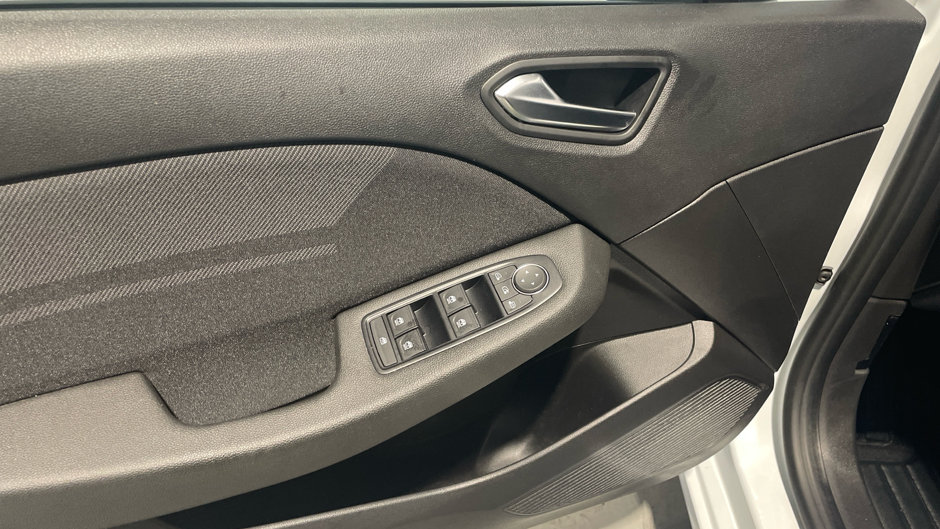 Renault Clio E-Tech 145 - 9