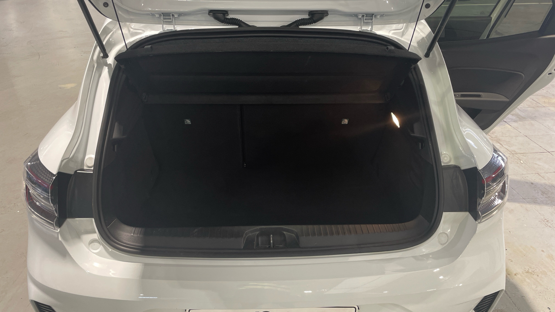 Renault Clio E-Tech 145 - 10