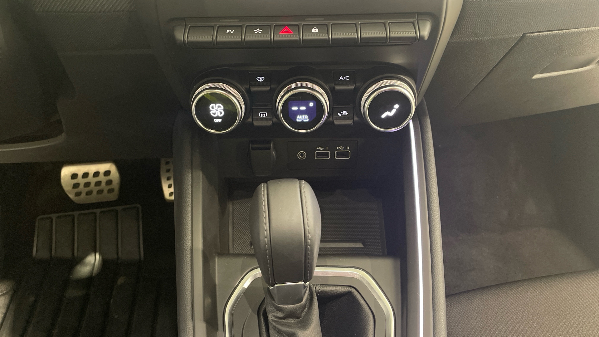 Renault Clio E-Tech 145 - 16