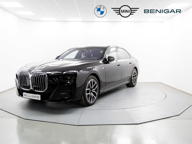 BMW Serie 7 740d color Negro. Año 2023. 220KW(299CV). Diésel. En concesionario Móvil Begar Alicante de Alicante