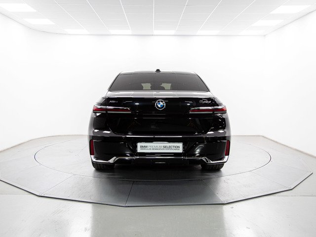 BMW Serie 7 740d color Negro. Año 2023. 220KW(299CV). Diésel. En concesionario Móvil Begar Alicante de Alicante