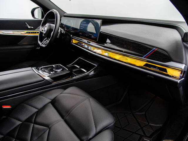 BMW Serie 7 740d color Negro. Año 2023. 220KW(299CV). Diésel. En concesionario Móvil Begar Alicante de Alicante