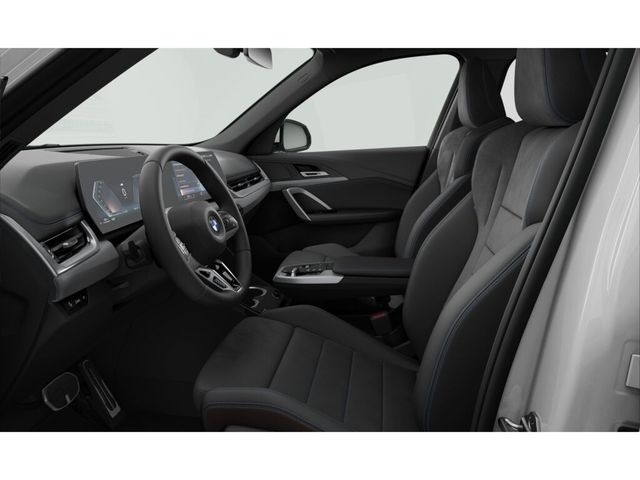 BMW X1 sDrive18d color Blanco. Año 2023. 110KW(150CV). Diésel. En concesionario Hispamovil Elche de Alicante