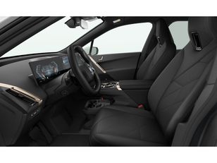 Fotos de BMW iX xDrive40 color Blanco. Año 2023. 240KW(326CV). Eléctrico. En concesionario Motri Motor Jaén de Jaén