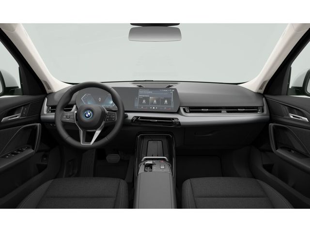 BMW iX1 xDrive30 color Blanco. Año 2024. 230KW(313CV). Eléctrico. En concesionario Motri Motor Jaén de Jaén