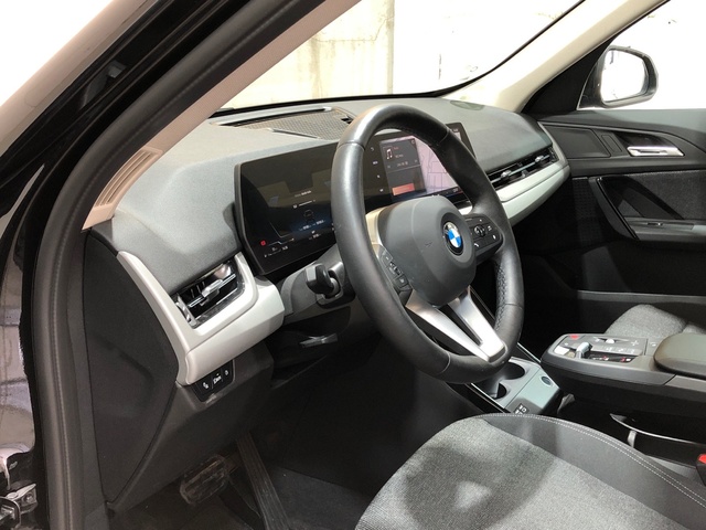 BMW X1 sDrive18d color Negro. Año 2024. 110KW(150CV). Diésel. En concesionario Movilnorte El Plantio de Madrid