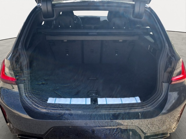 BMW Serie 3 M340i Touring color Gris. Año 2025. 275KW(374CV). Gasolina. En concesionario SAN JUAN Automoviles Fersan S.A. de Alicante