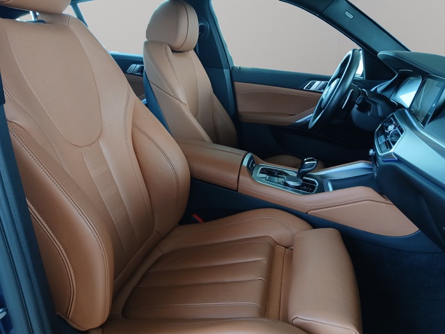 BMW X6 xDrive30d color Azul. Año 2021. 210KW(286CV). Diésel. En concesionario GANDIA Automoviles Fersan, S.A. de Valencia