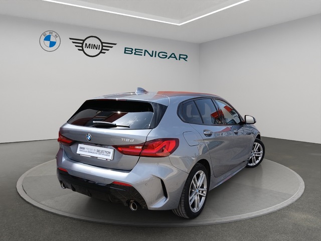 BMW Serie 1 118d color Gris. Año 2023. 110KW(150CV). Diésel. En concesionario GANDIA Automoviles Fersan, S.A. de Valencia