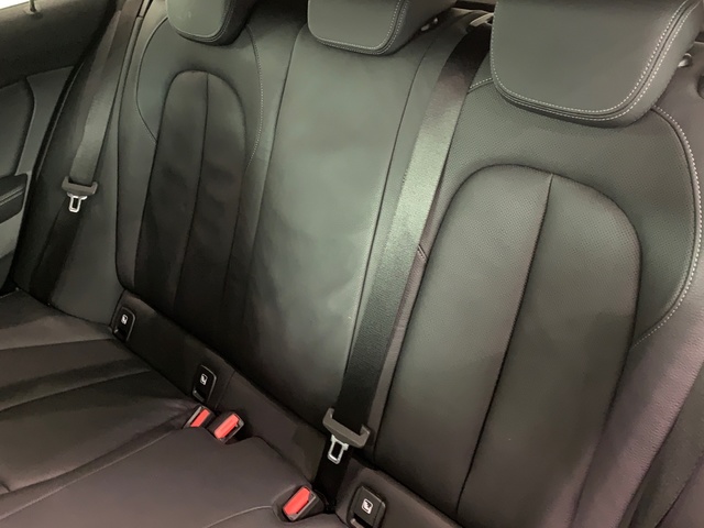BMW Serie 1 M135i color Gris. Año 2024. 225KW(306CV). Gasolina. En concesionario Celtamotor Lalín de Pontevedra