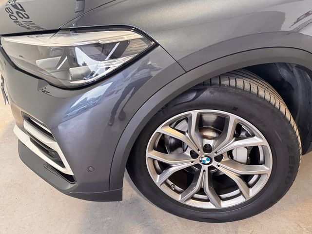 BMW X5 xDrive30d color Gris. Año 2019. 195KW(265CV). Diésel. En concesionario Lurauto Gipuzkoa de Guipuzcoa
